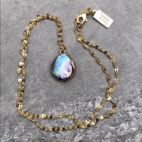 Dainty 🌟freshwater🌟 peacock pearl gold necklace✨ - Picture 3 of 8